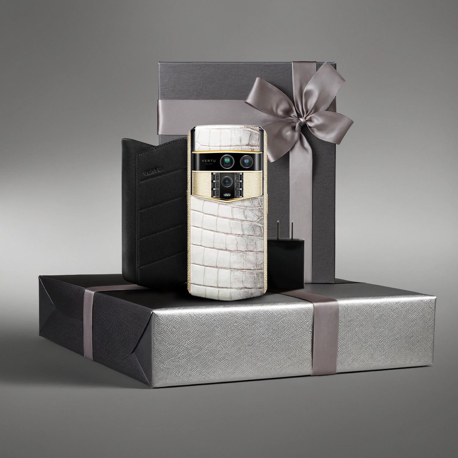 Agent Q Himalaya Alligator Gold & Full Diamond Collector’s Edition