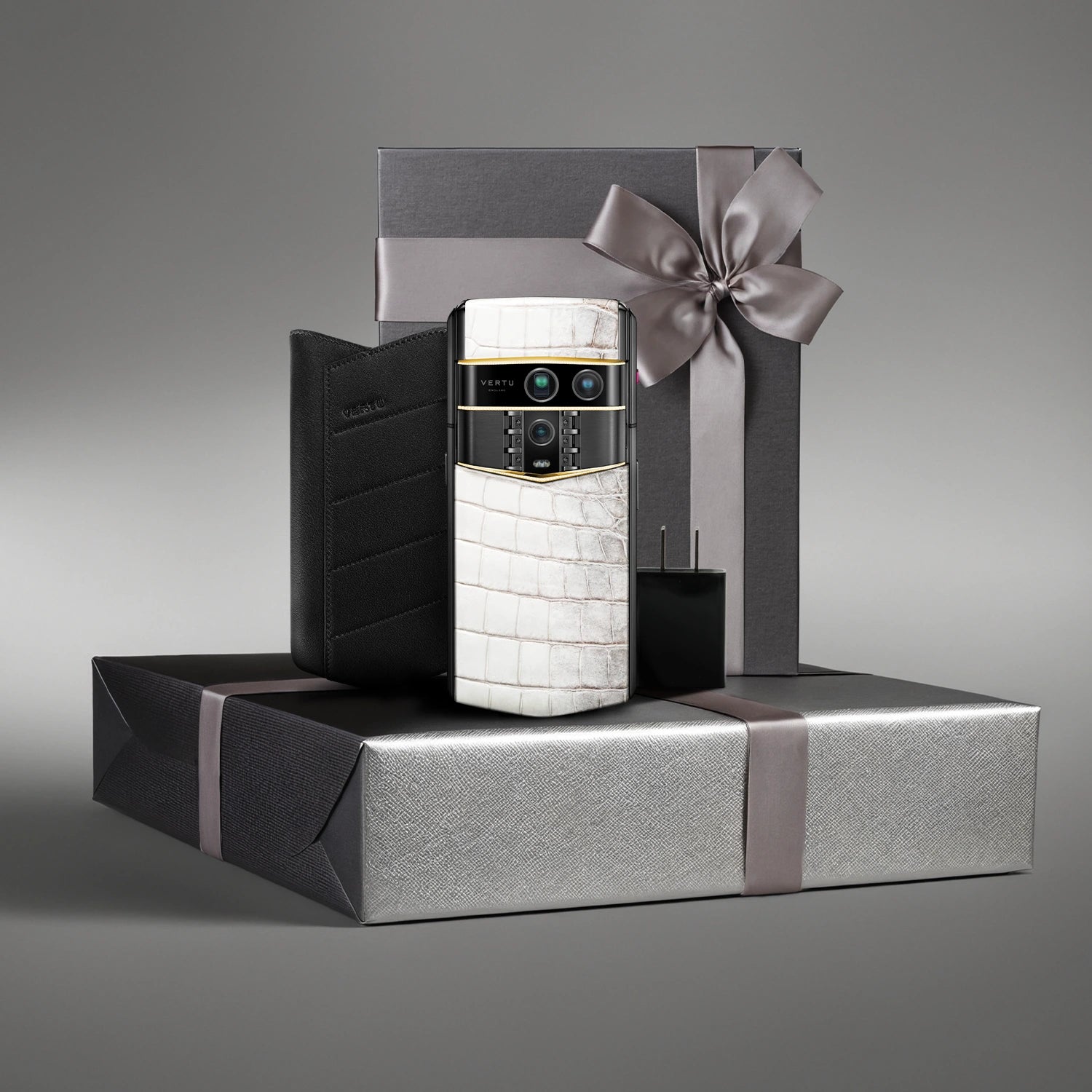 Agent Q Himalaya Alligator Gold & Diamond Collector’s Edition