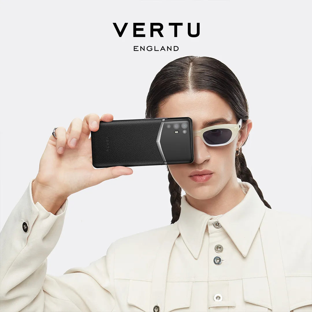 Ivertu Calfskin 5G Phone – Jade Black